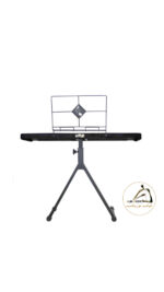 میز سنتور چاوش با بکگراند سفید سمت راست تصویر لوگوی فروشگاه آلیک با رنگ طلایی قرار دارد